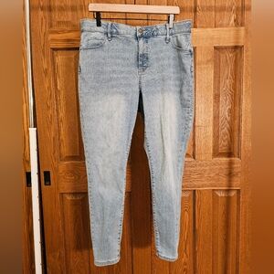 Ava and Viv High Rise Skinny Light Wash Keans Size 16W